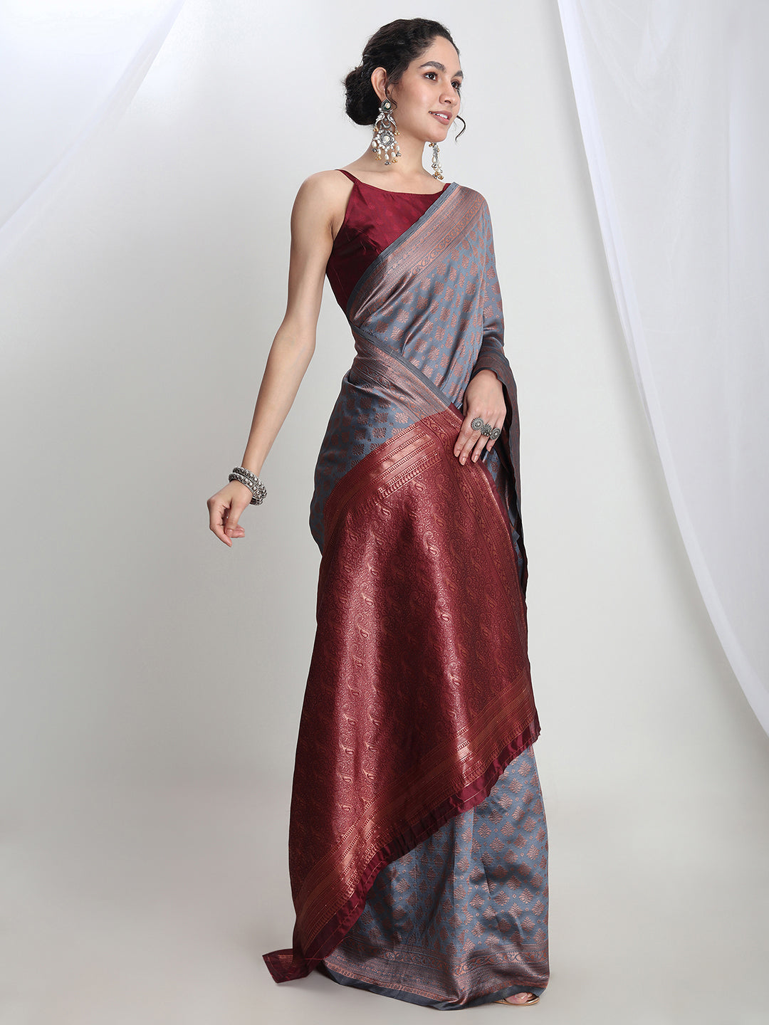 Janasya Grey Silk Blend Ethnic Motifs Jacquard Saree