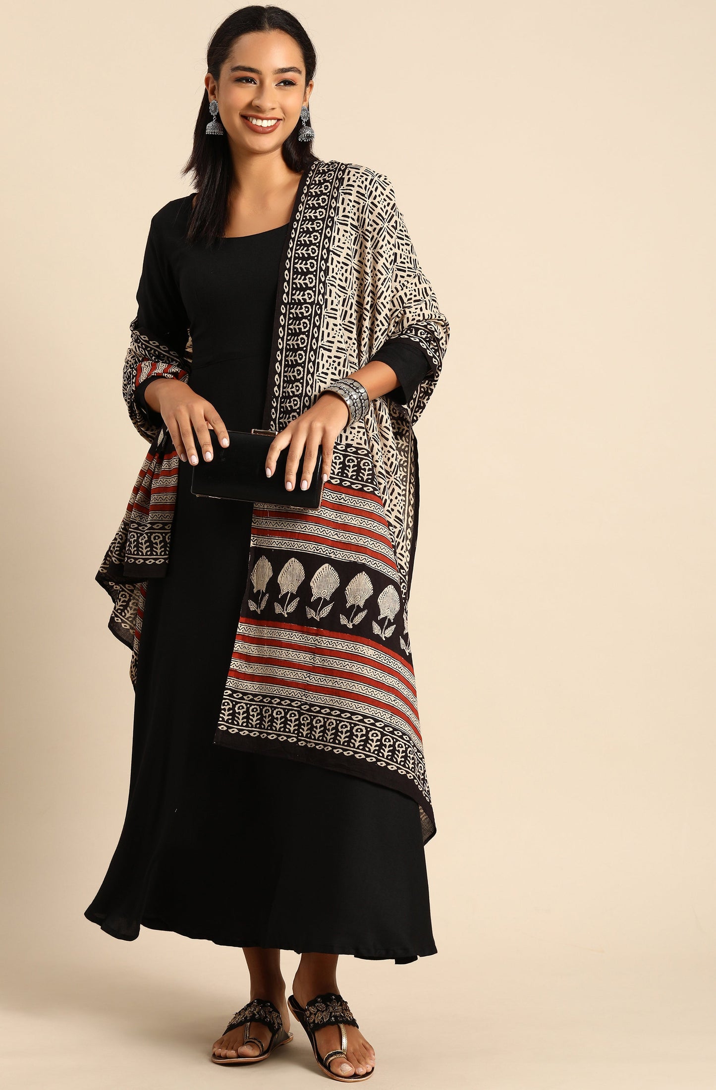 Janasya Women's Black Rayon Solid Kurta With Dupatta