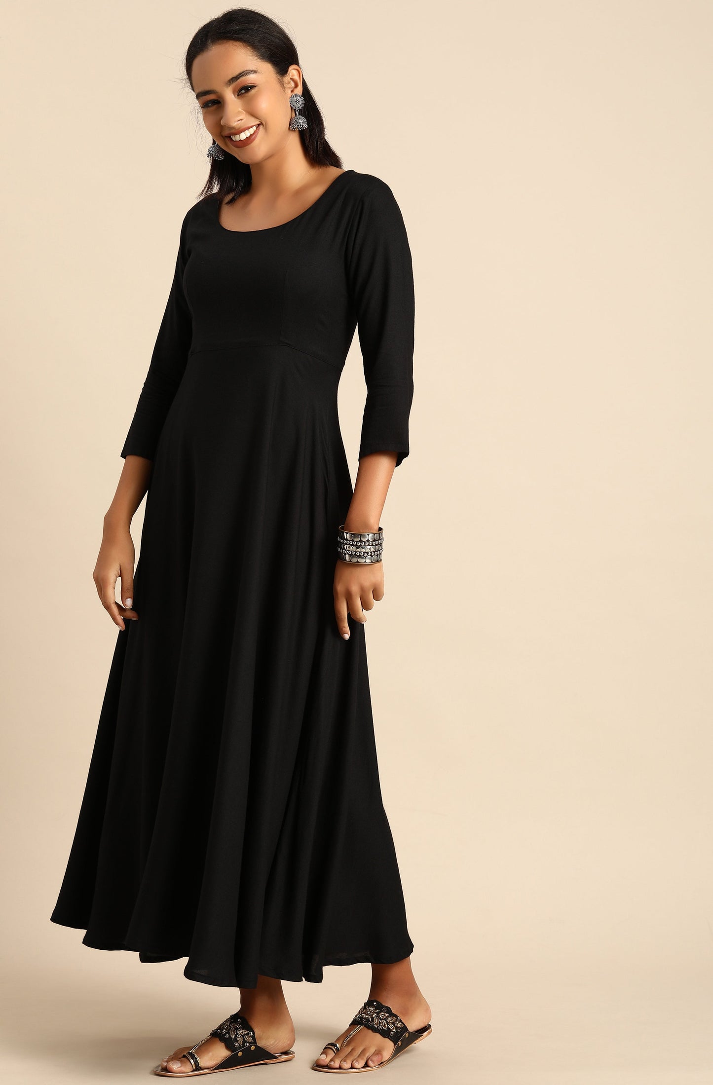 Janasya Women's Black Rayon Solid Kurta With Dupatta