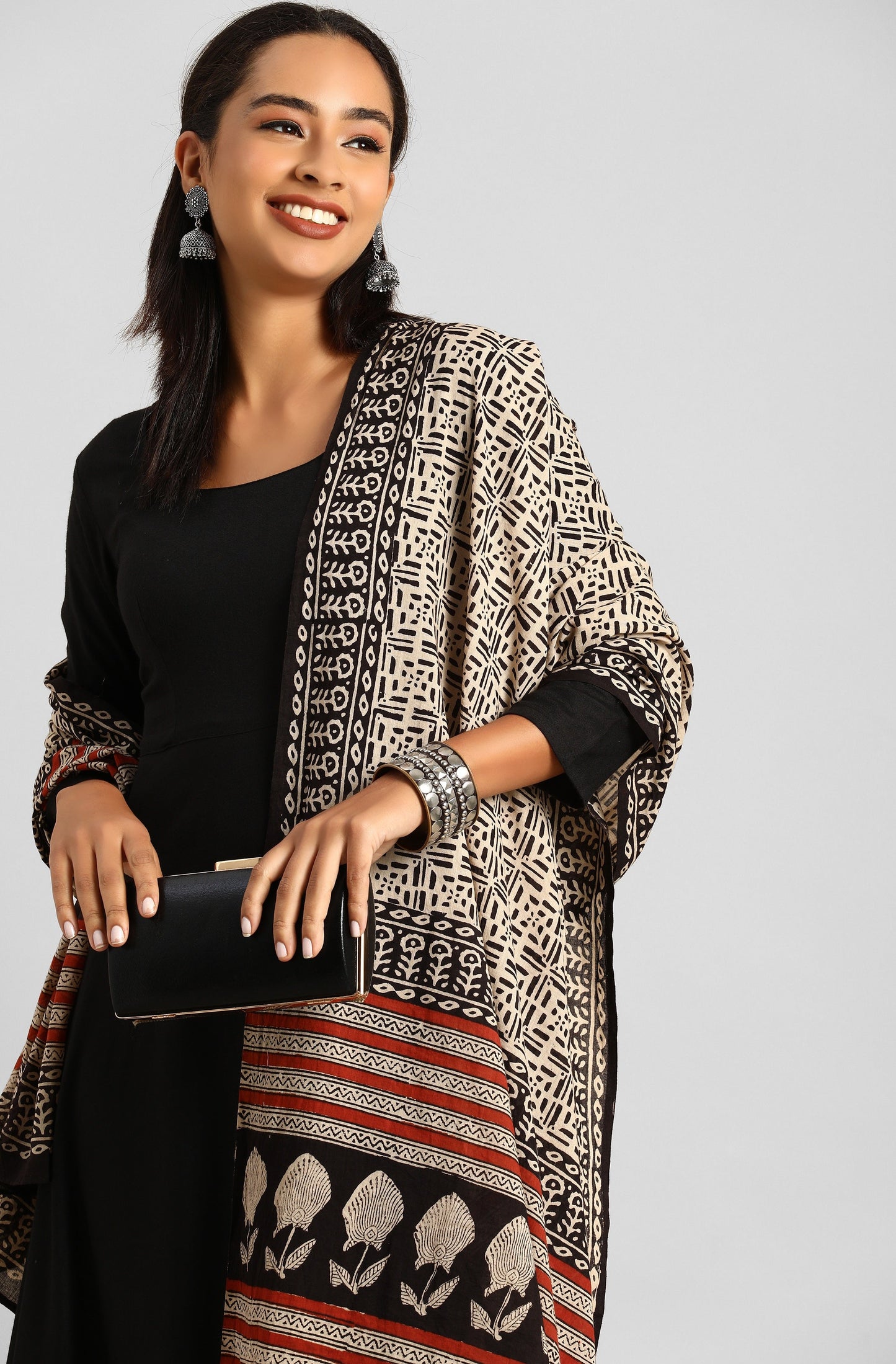 Janasya Women's Black Rayon Solid Kurta With Dupatta