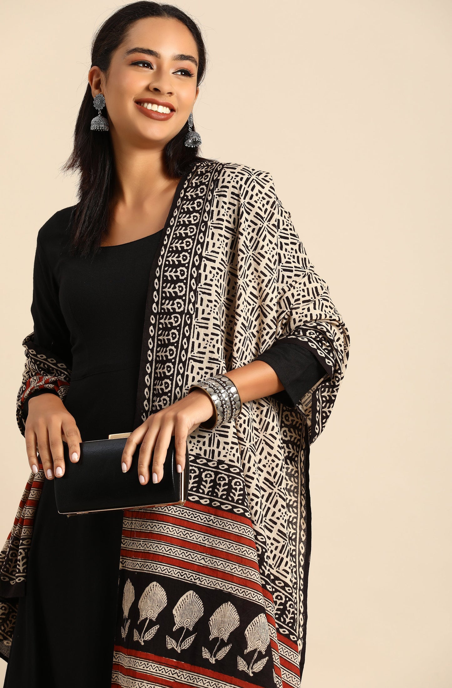 Janasya Women's Black Rayon Solid Kurta With Dupatta