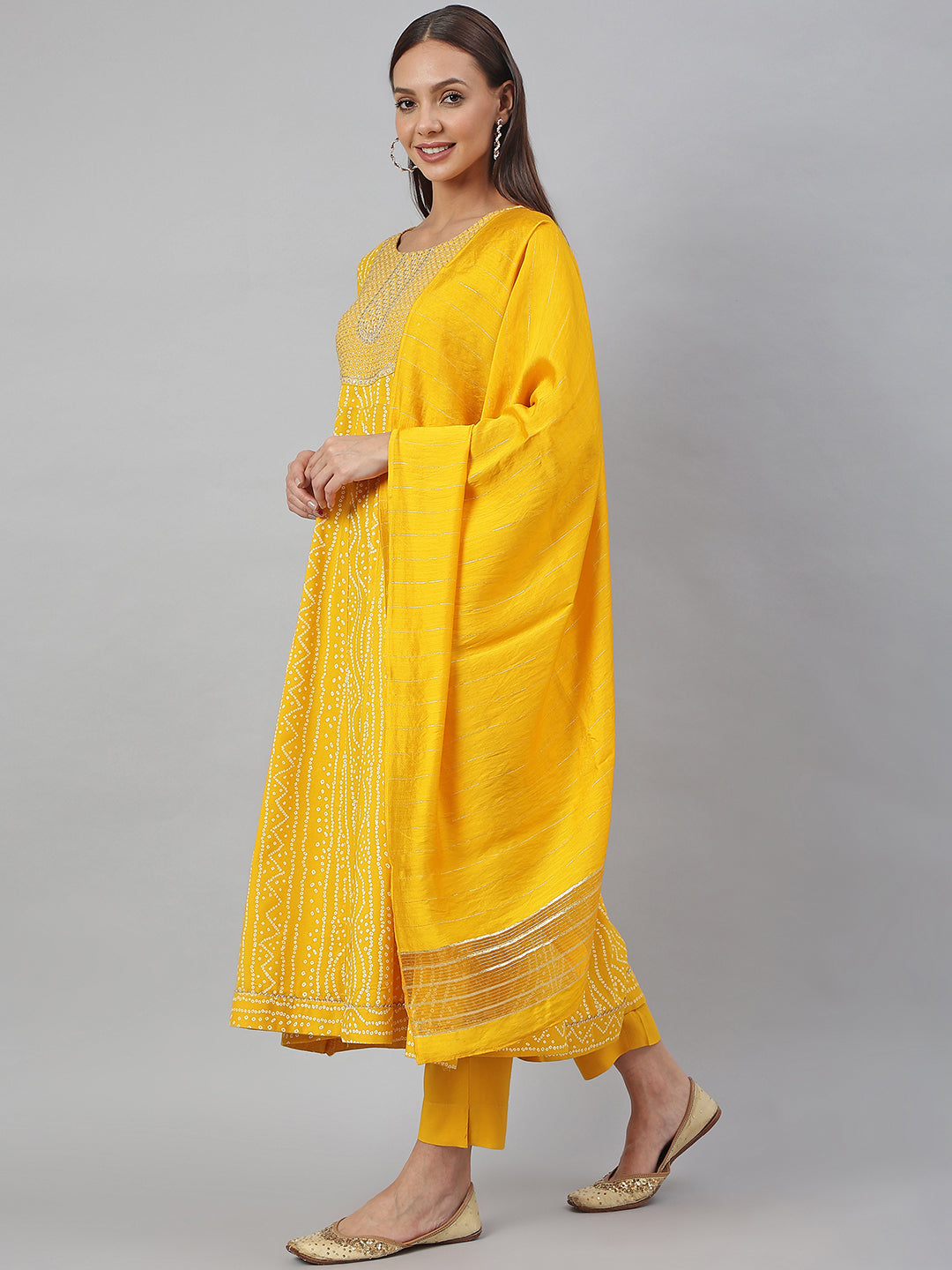 Janasya Women's Yellow Cotton Bandhej Kurta With Pant And Dupatta