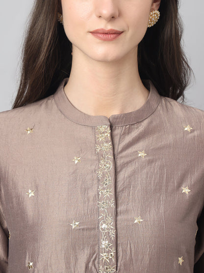Janasya Women's Brown Chinon Solid Straight Festive Kurta Set
