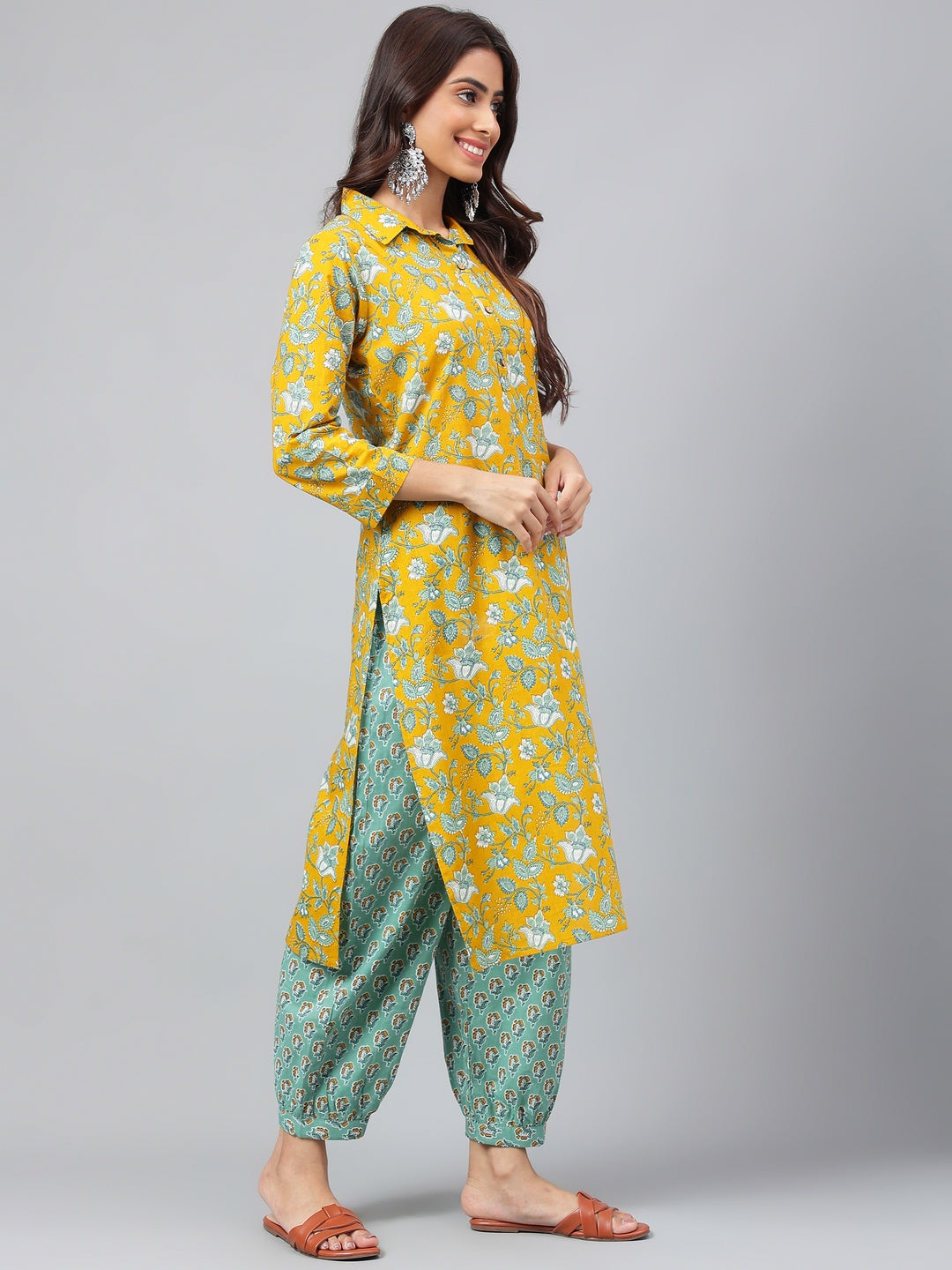 Janasya Women's Mustard Cotton Cambric Floral Printed Straight Casual Kurta Set