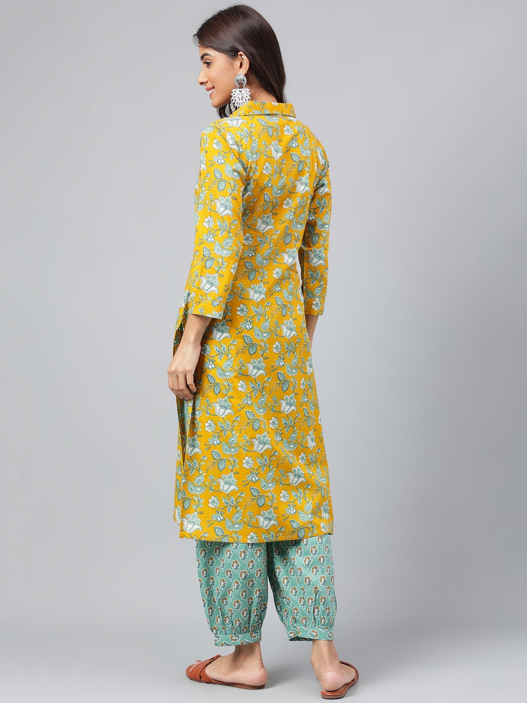 Janasya Women's Mustard Cotton Cambric Floral Printed Straight Casual Kurta Set