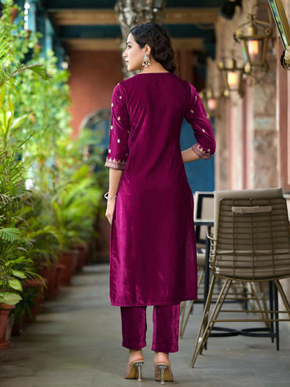 Juniper Women's Wine Ethnic Motif Printed Velvet Kurta Set With Lace