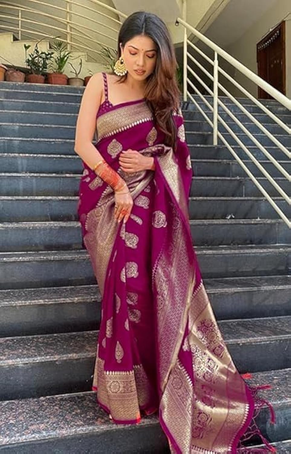 Vamika Weaving Banarasi Jacquard Purple Kanjivaram Saree