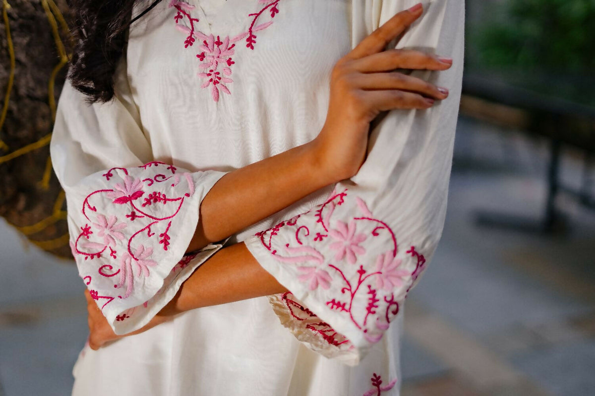 Zibaa Ivory & Pink Muslin Chikankari Kurta