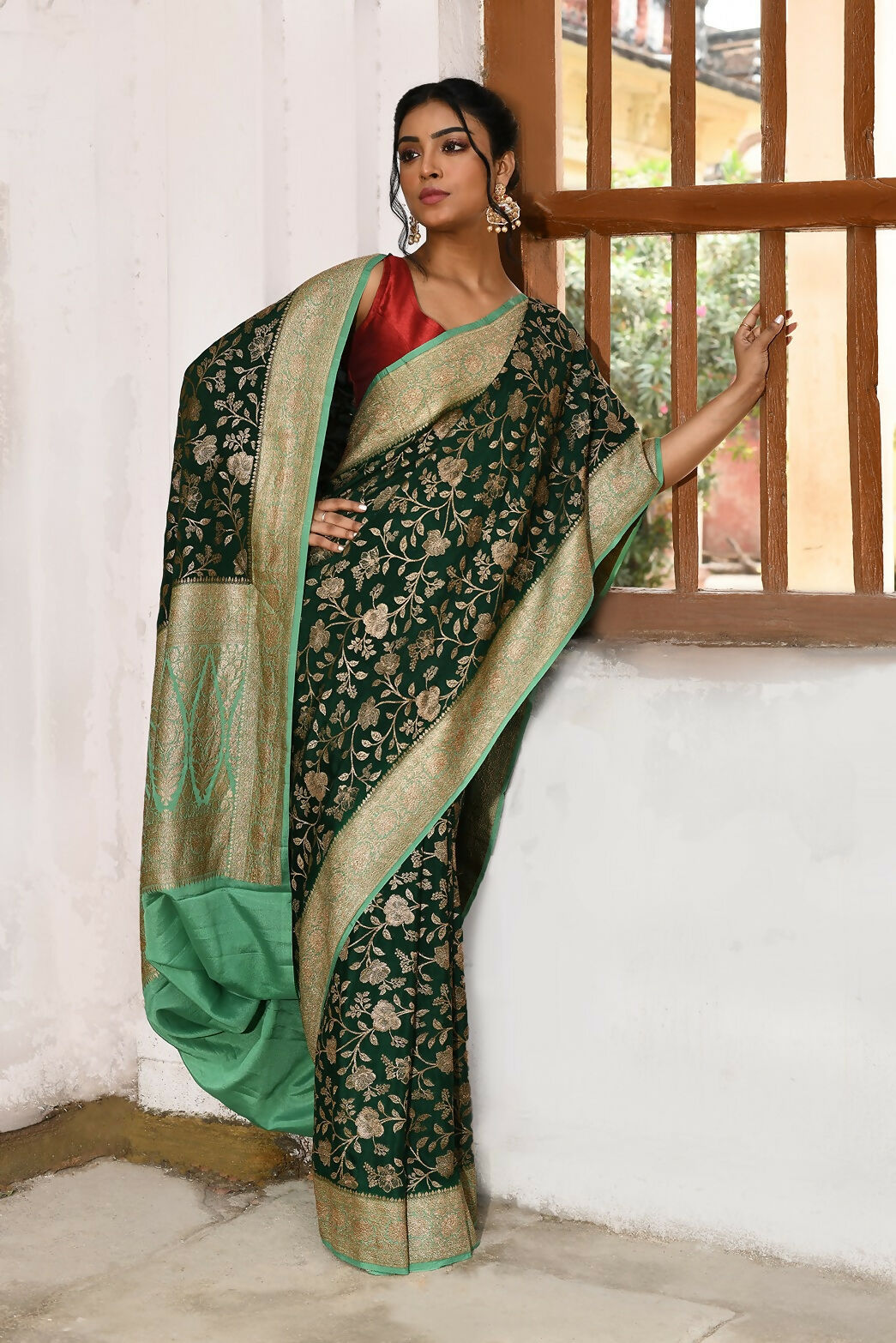 Joban Fashion Emerald Green Crepe Chiffon Pure Handloom Banarasi Silk Saree