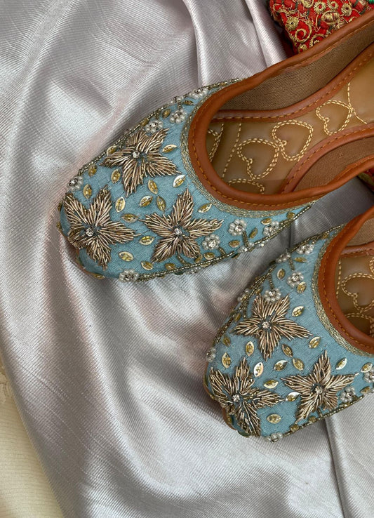 Desi Colour Women Indian Ethnic Footwear-Firoji Dabka