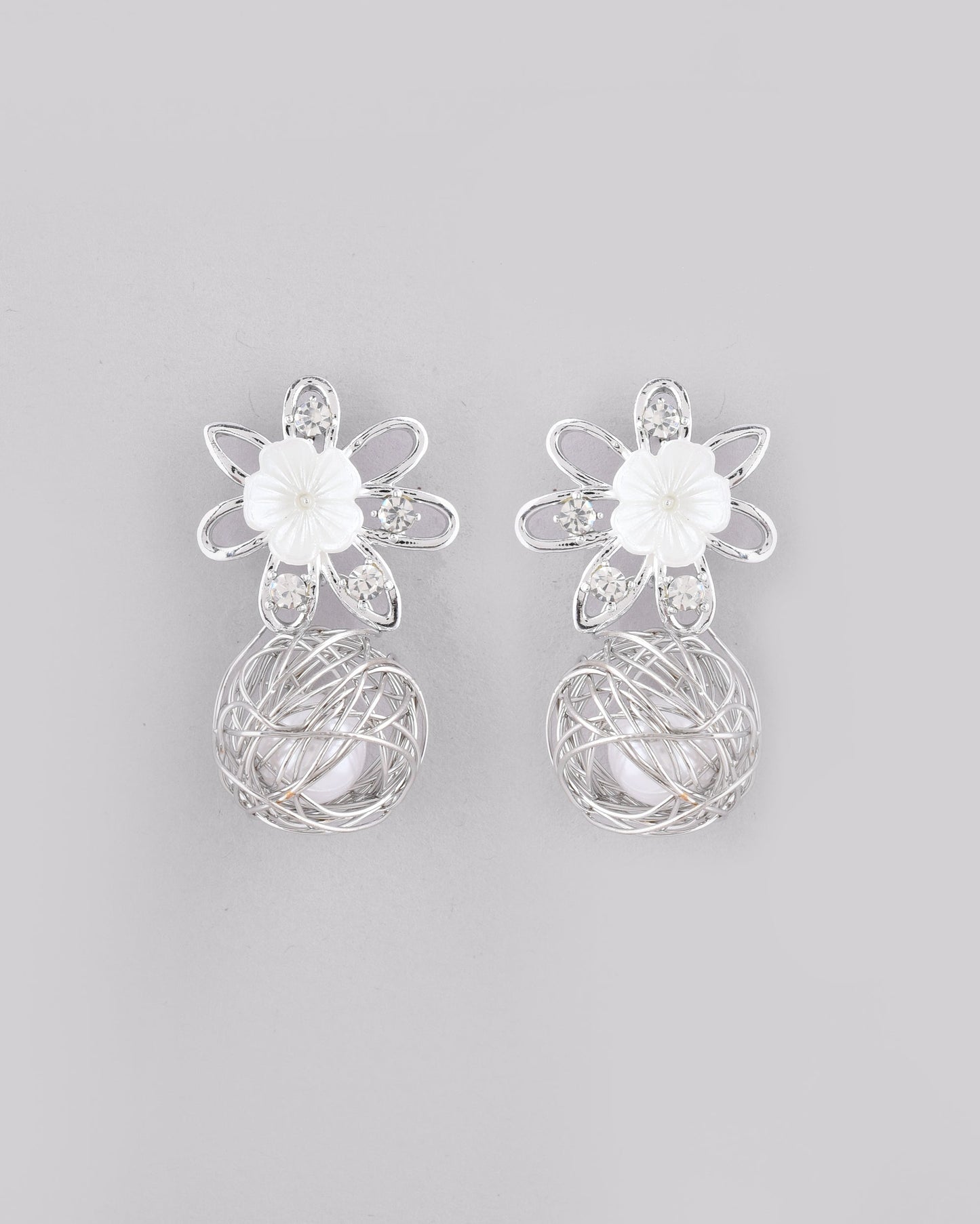 VOJ Women Silver Plated Flower Peral Studs Earrings