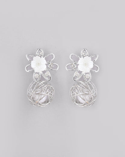 VOJ Women Silver Plated Flower Peral Studs Earrings