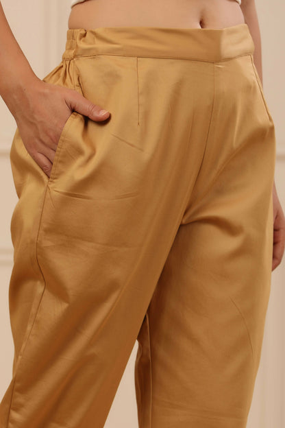 Juniper Women's Beige Solid Straight Slim Pant