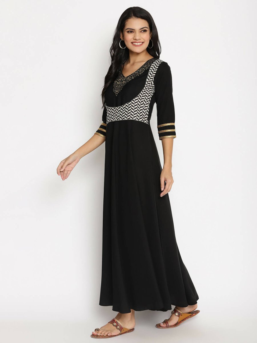Ahalyaa Women's Black Crepe Printed Kurta