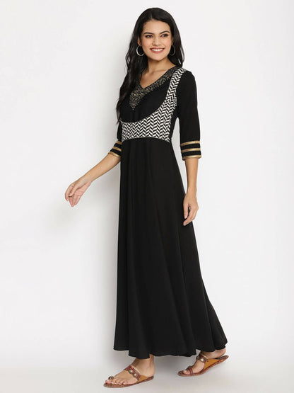 Ahalyaa Women's Black Crepe Printed Kurta