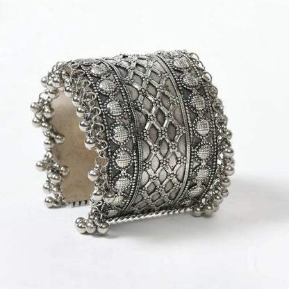 Mominos Fashion Joharkamal Oxidised Silver-Plated Ghungroo Handcraft Bracelet - Design 023