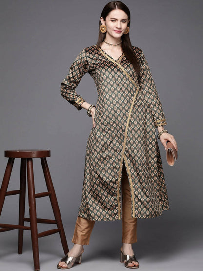 Ahalyaa Women Green & Cream-Coloured Floral Printed Velvet Kurta