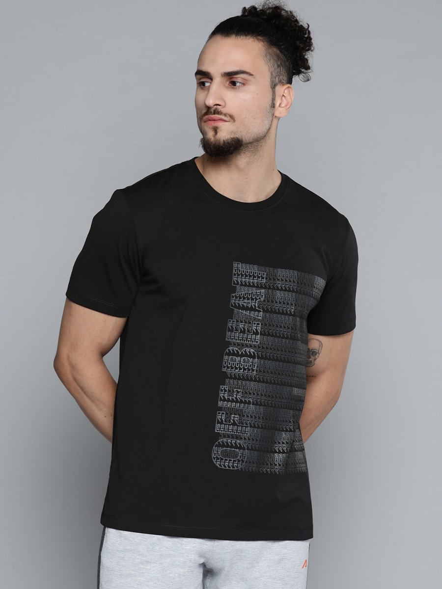 Alcis Men Black & White Typography Printed Slim Fit Training or Gym T-shirt