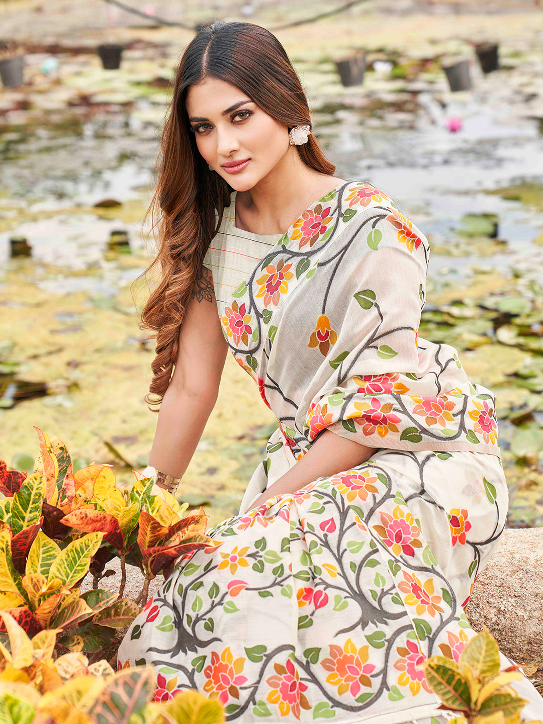 Tikhi Imli White Floral Woven Design Saree