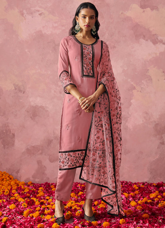 Vegaa Fashion Light Pink Georgette Embroidered Salwar Suit