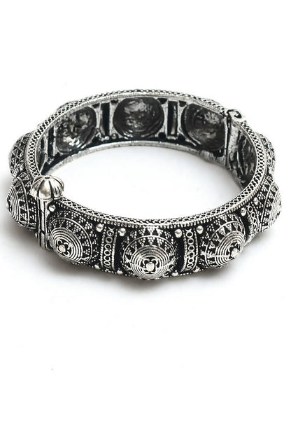 Mominos Fashion Kamal Johar Oxidised Silver-Plated Handcraft Bracelet