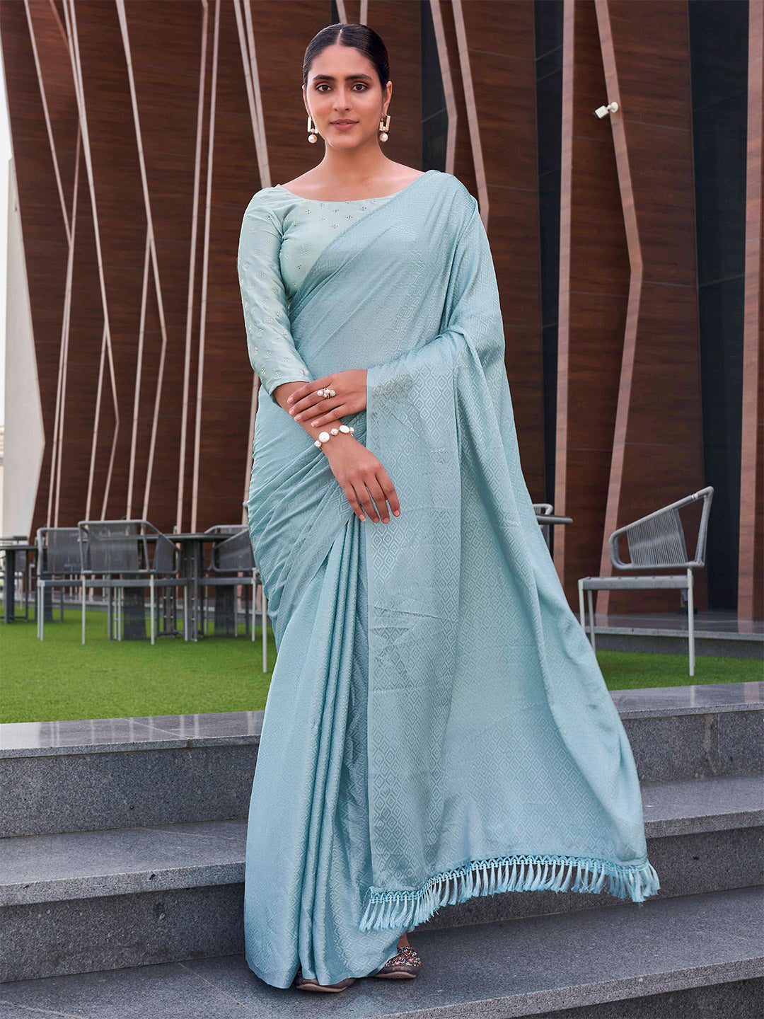 Tikhi Imli Geometric Printed Saree With Tassels
