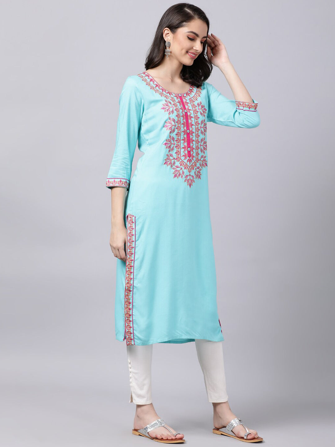 Souchii Women Blue & Pink Embroidered Round Neck Straight Kurta