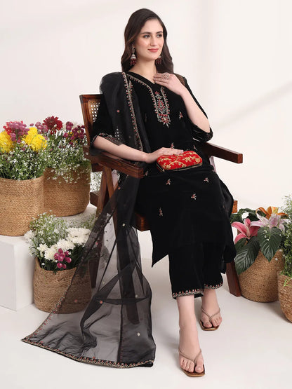 Yufta Black Straight Embroidery Kurta And Trouser With Dupatta Set