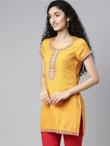 Souchii Women Yellow Embroidered Thread Work Kaftan Kurta