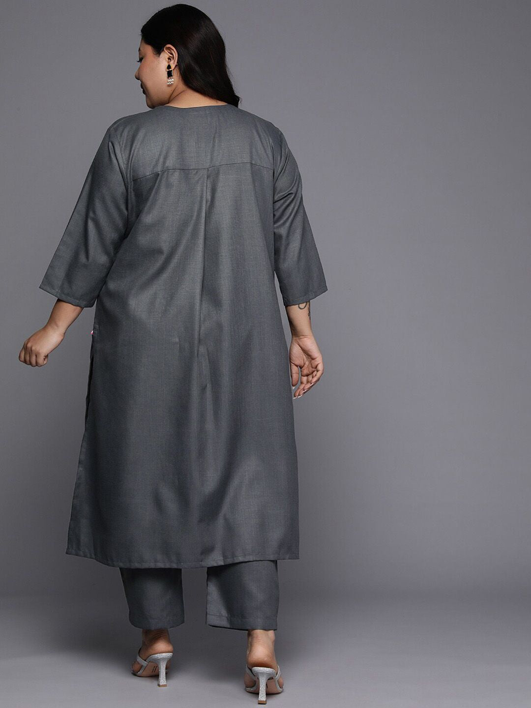 Sztori Long Sleeves V-Neck Cotton Regular Kurta with Trousers