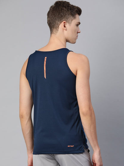 Alcis Men Printed Dry Tech Slim Fit T-shirt