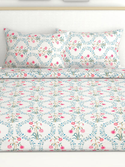 haus & kinder Blossoms Pink & White 186 TC Cotton Queen Bedsheet With 2 Pillow Covers