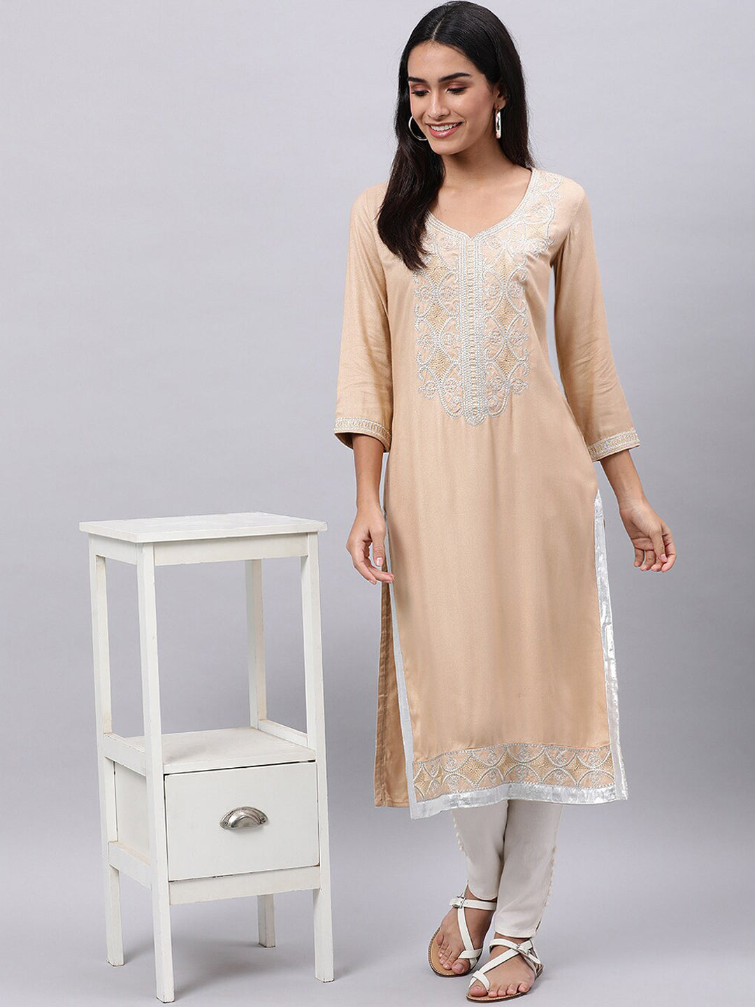 Souchii Women Ethnic Motifs Yoke Design Thread Work Kurta