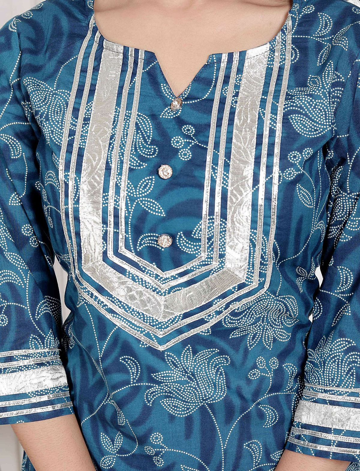 Miravan Women's Cotton Floral Printed V-Neck Kurta with Flared Palazzo
