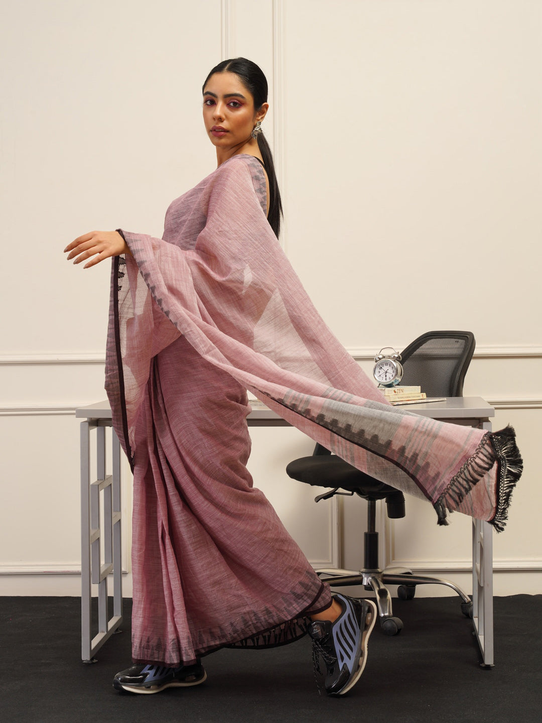 Tikhi Imli Woven Design Cotton Saree