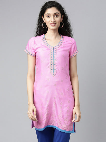 Souchii Pink Embroidered Pastels Kurta