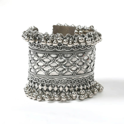 Mominos Fashion Joharkamal Oxidised Silver-Plated Ghungroo Handcraft Bracelet - Design 026