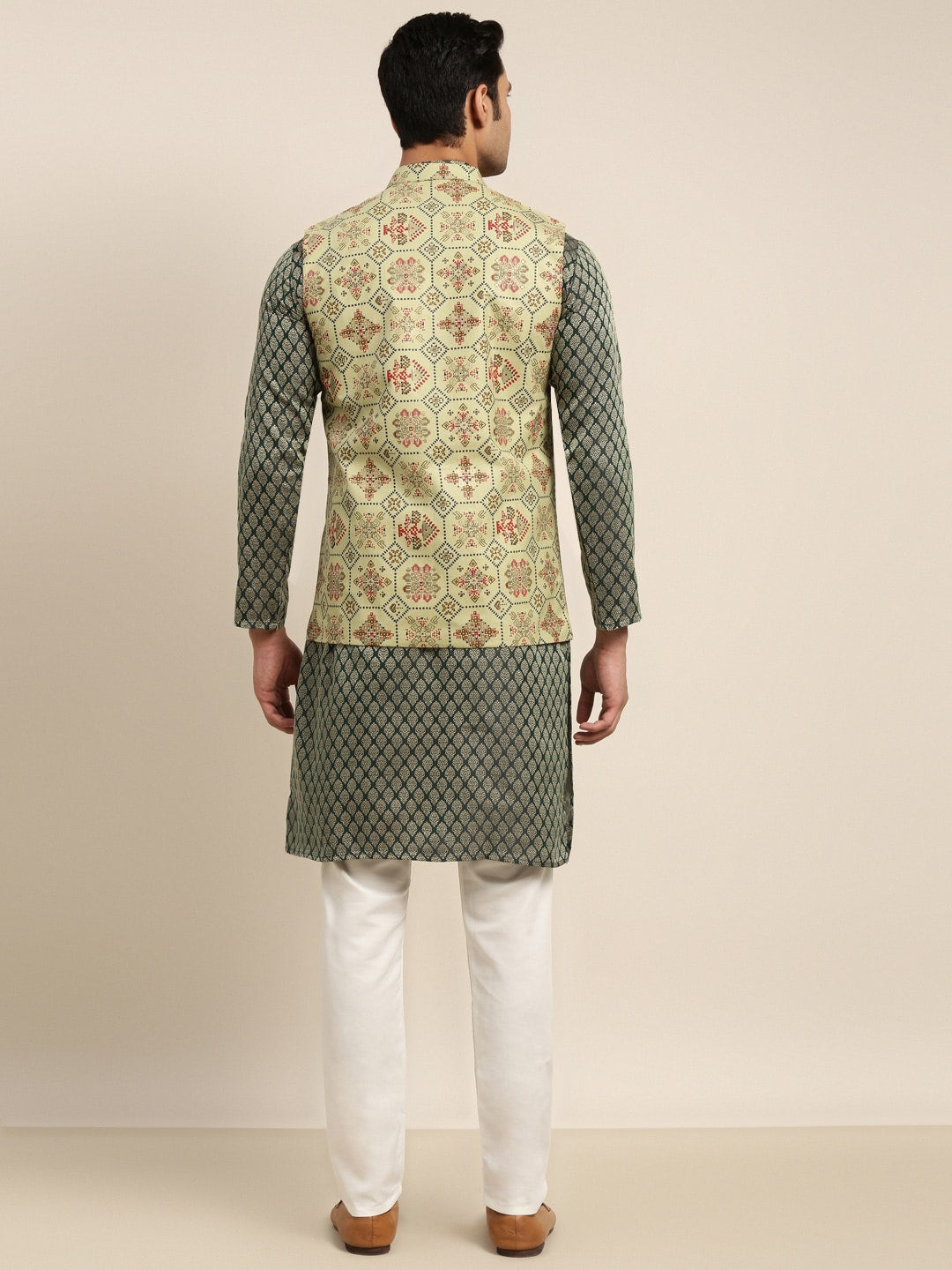 Sojanya Men Green Ethnic Motifs Kurta with Pyjama & Nehru Jacket