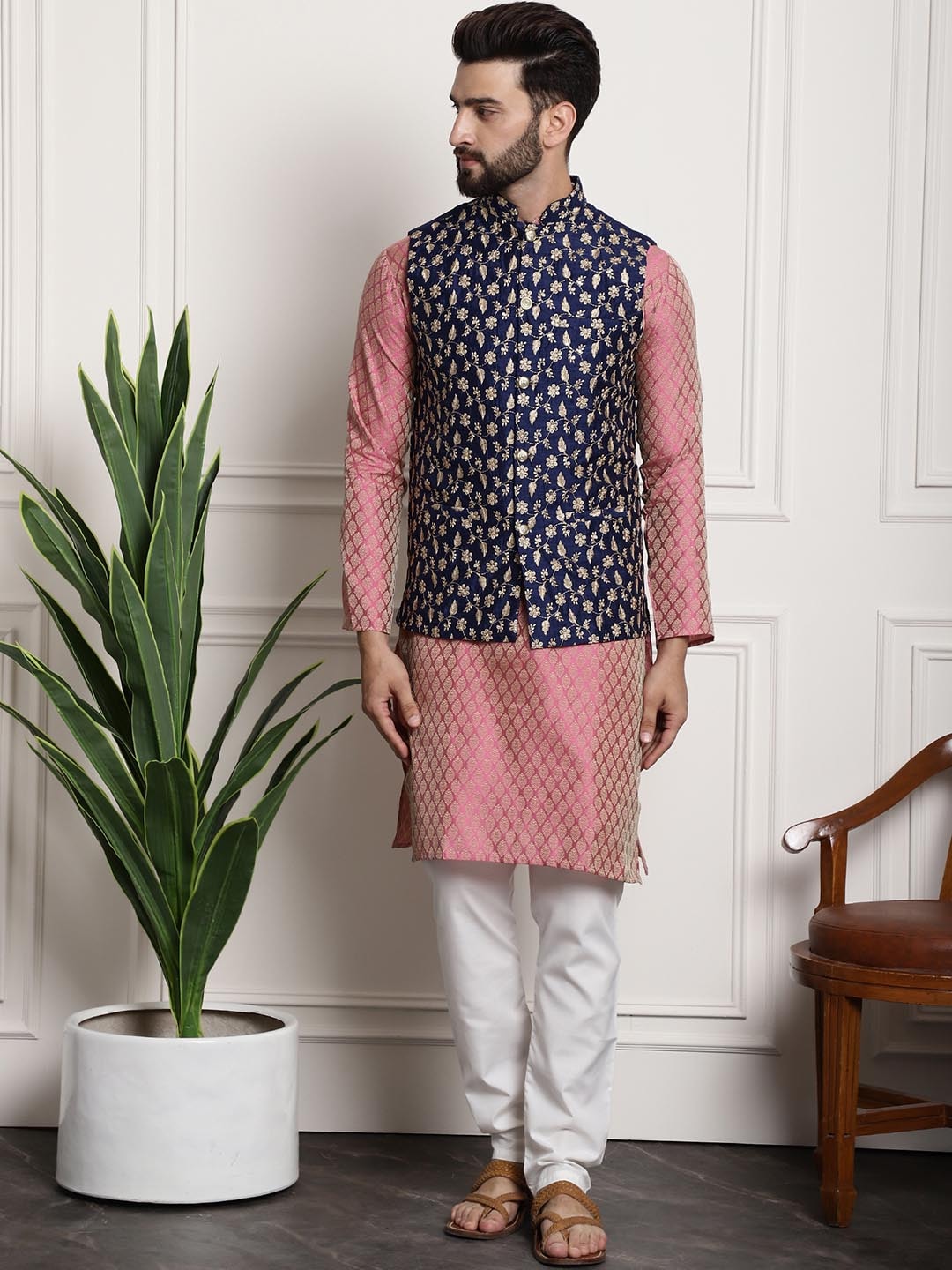 Sojanya Men Pink Ethnic Motifs Kurta with Pyjamas & Nehru Jacket
