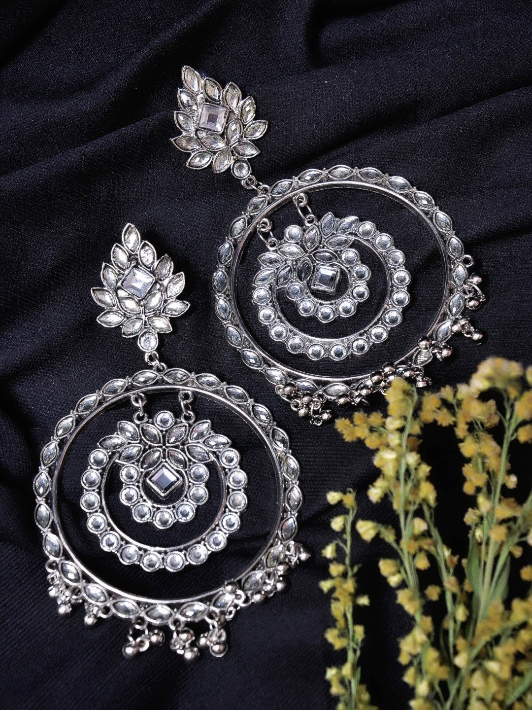 Silver-Plated Alloy Kundan Studded Silver Round Earrings - The Pari