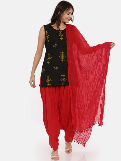 Souchii Red Solid Tasselled Cotton Dupatta