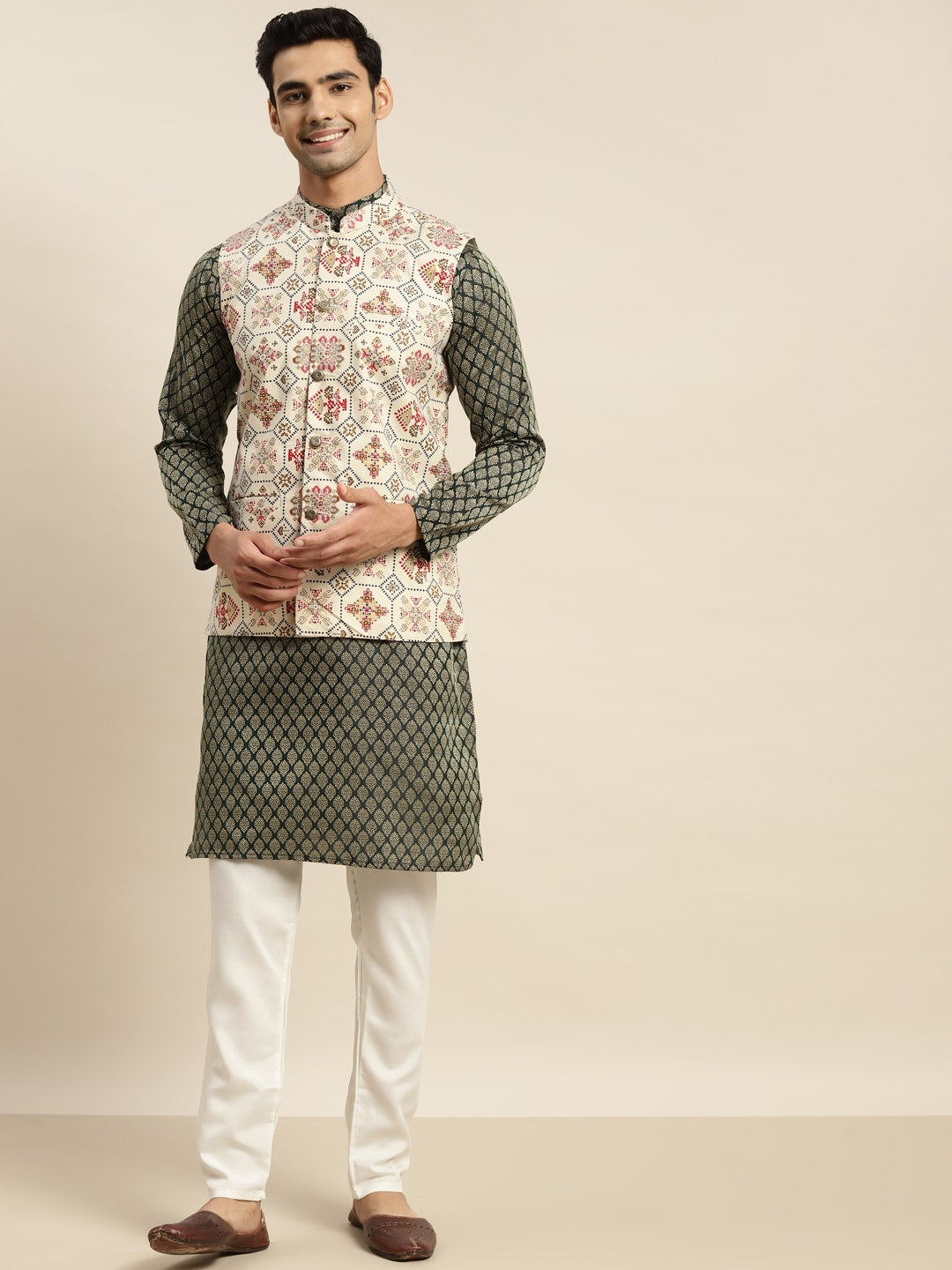 Sojanya Men Green Ethnic Motifs Kurta with Churidar & Nehru Jacket