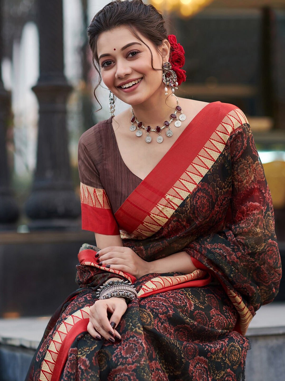 Saree Mall Floral Printed Linen Blend Block Print Sarees