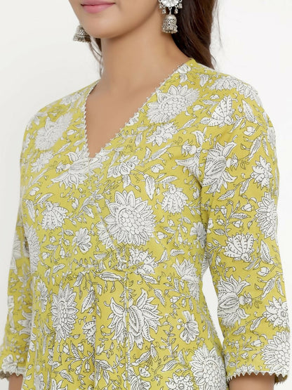 Miravan Women's Cotton Floral Printed Anarkali Kurta