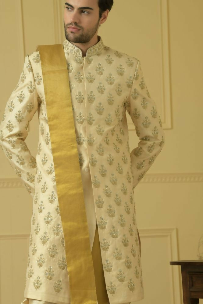 Gold Boota Sherwani Zardosi by Hilo Design
