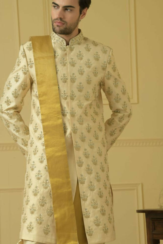 Gold Boota Sherwani Zardosi by Hilo Design