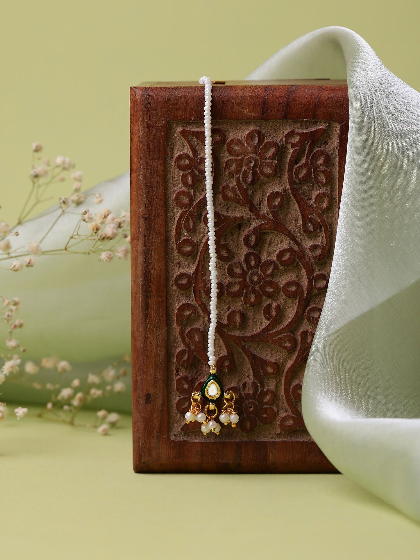 Ruby Raang Gold Kundan Maang Tikka