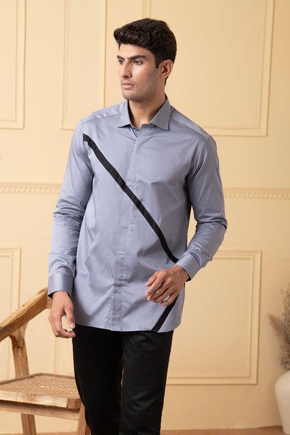 Grey Shirt With V-Shaped Black Strip by Hilo Design