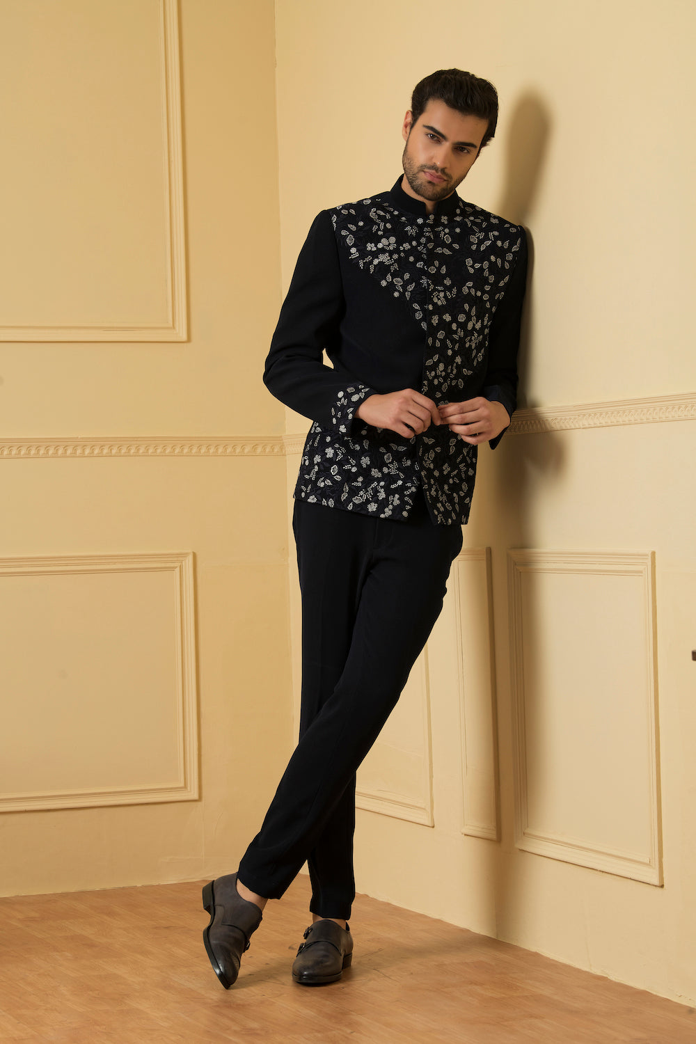 Valiente Designer Men's Indo western Set by Hilo Design