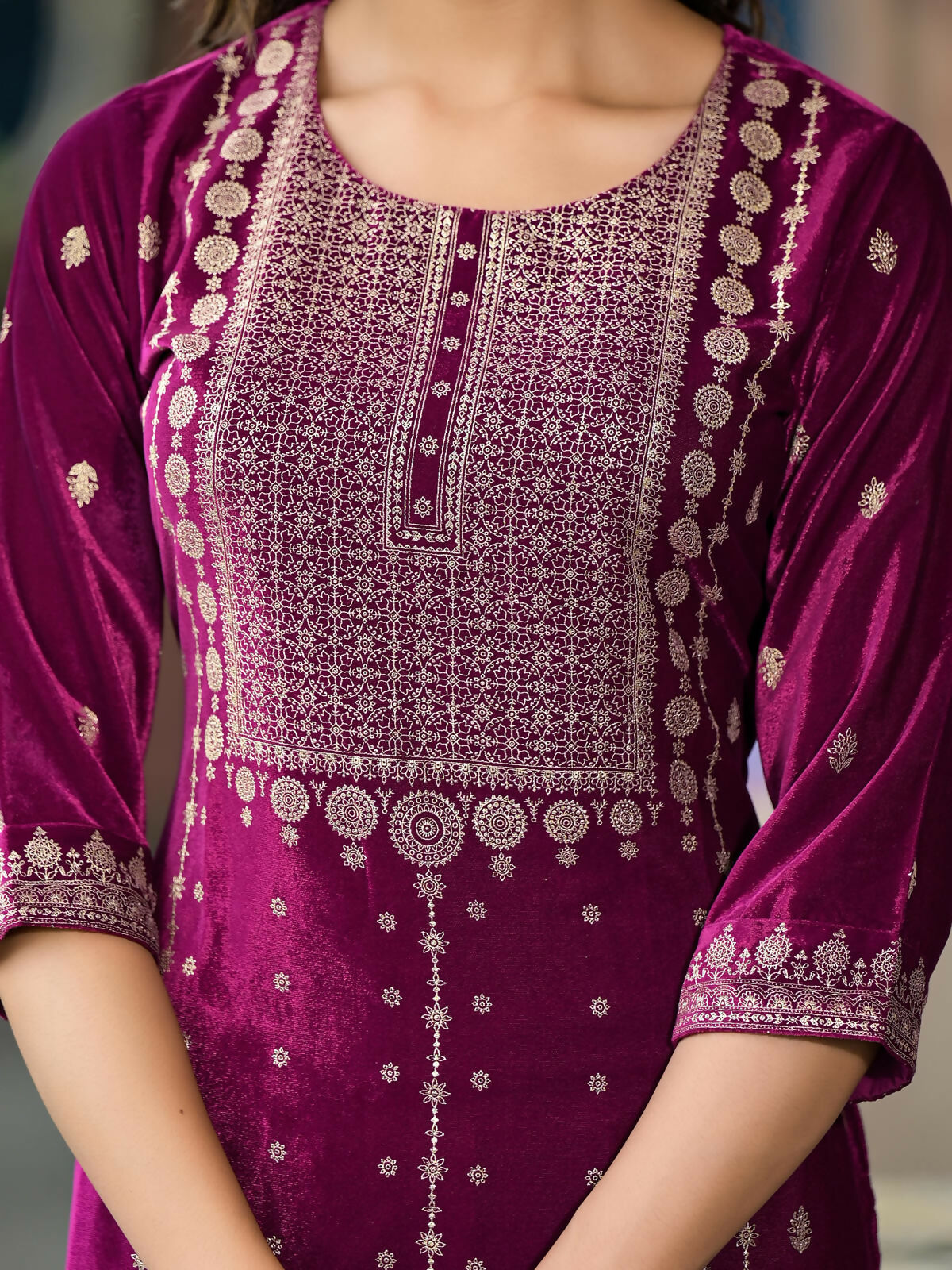 Juniper Women's Wine Ethnic Motif Printed Velvet Kurta Set With Lace